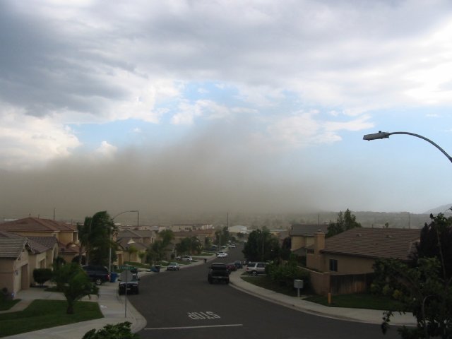 Thunderstorm and Dust Storm: September 6, 2006