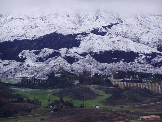 Temecula Valley Snowfall: November 21, 2004